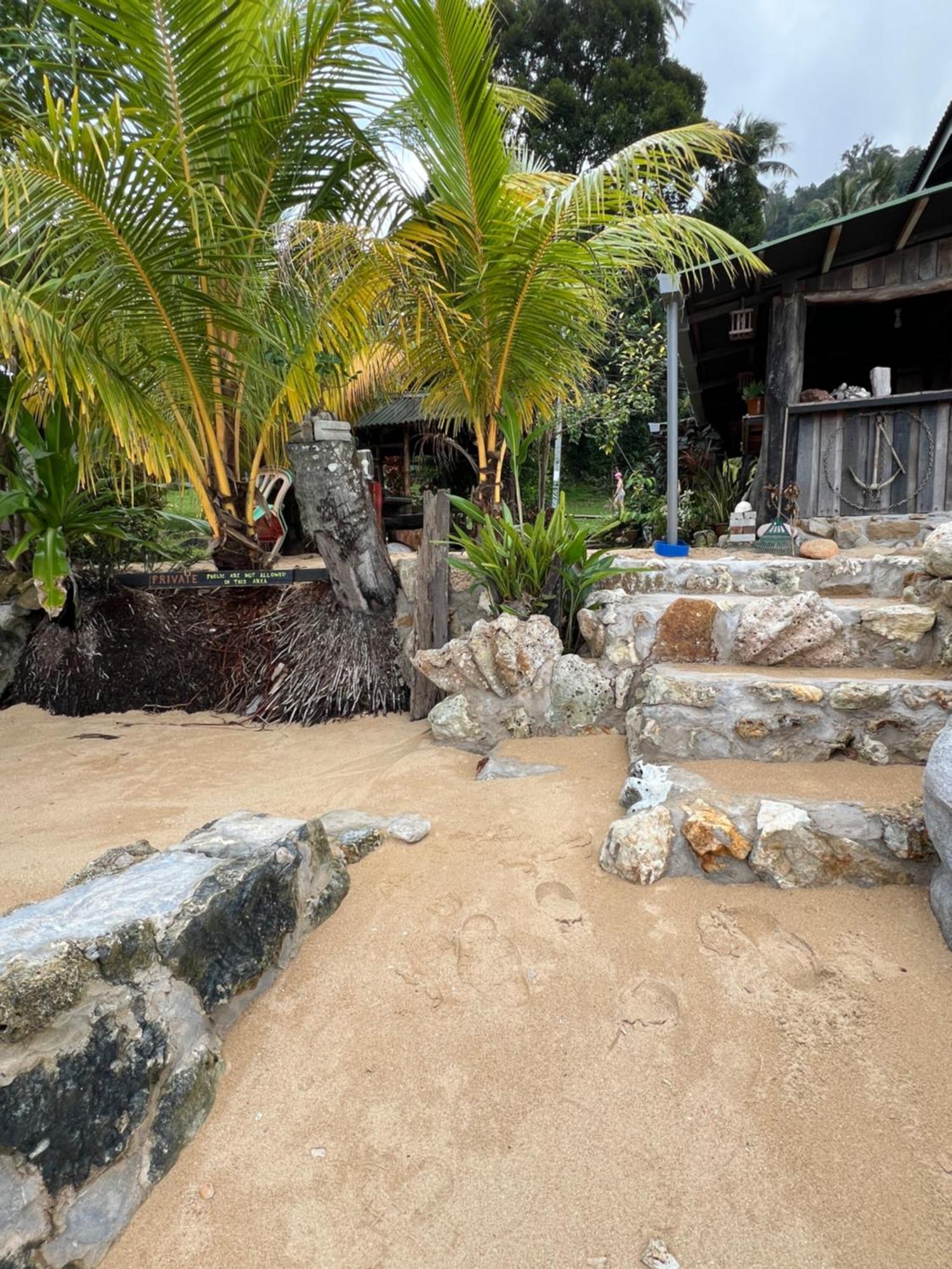 Beach House Kampung Genting 外观 照片